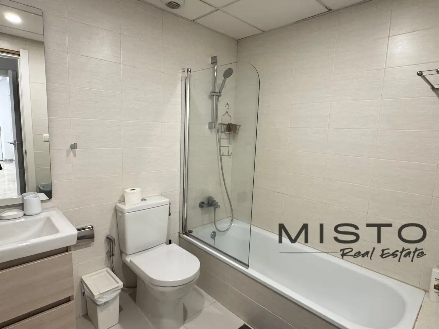 Baño de Piso en venta en Marbella con Aire acondicionado, Terraza y Piscina