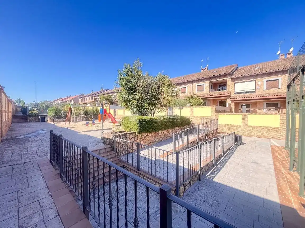 Exterior view of Detached homes for sale in Navalcarnero  with Heating and Community pool
