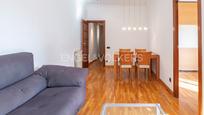 Living room of Apartment for sale in  Barcelona Capital  with Air Conditioner, Heating and Parquet flooring