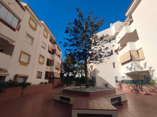 Piso en Alquiler en Calle Crisipo en Añoreta Baja