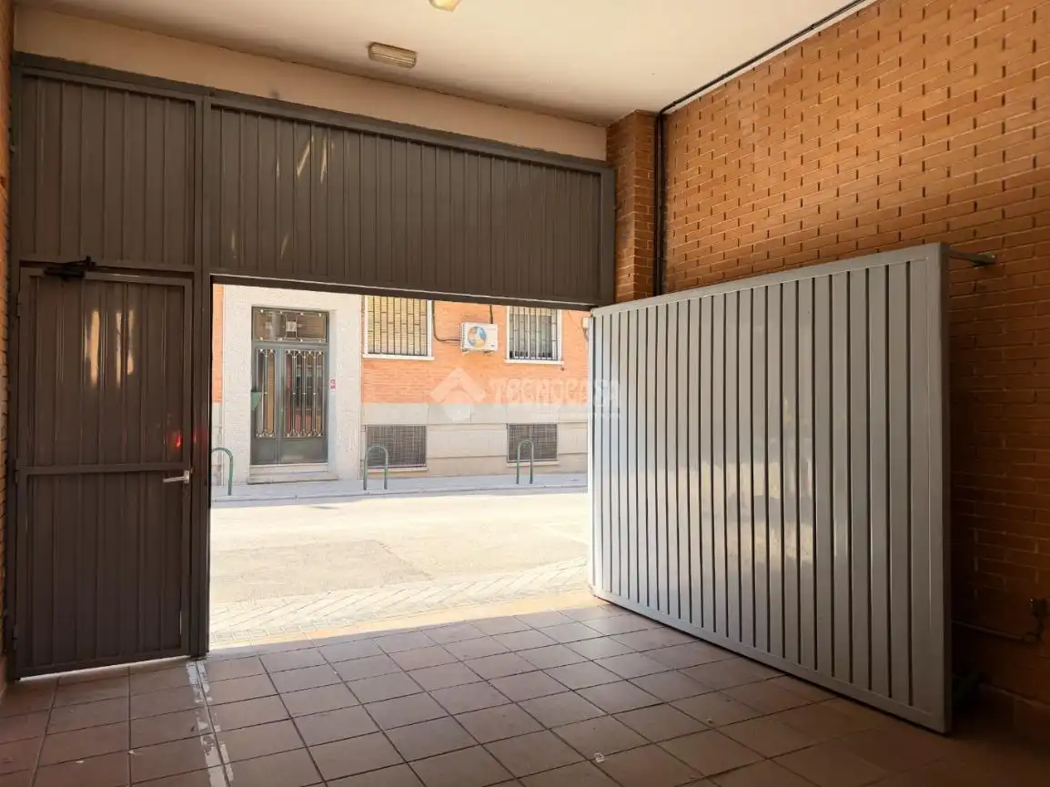 Individual with lift for sale in C. del Pico Moncayo, imagen 3