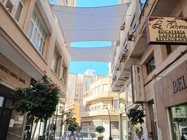 Appartamento con balcone in vendita a Calle Reyes Católicos