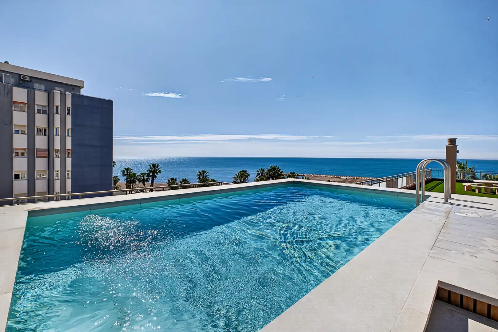 Piscina de Ático en venta en Málaga con Aire acondicionado, Terraza y Piscina