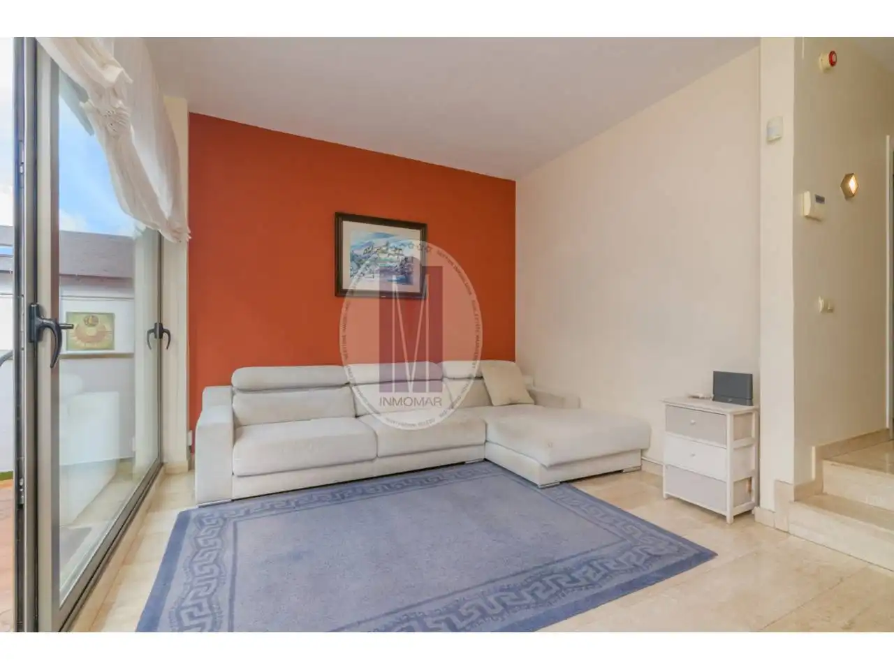 Sala d'estar de Casa adosada en venda en Castelldefels amb Calefacció, Terrassa i Piscina comunitària