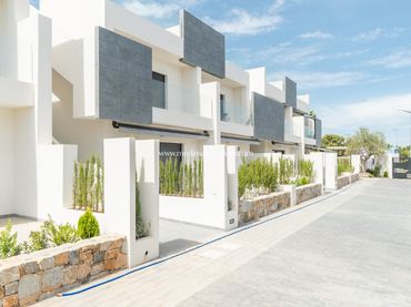 Bajo en venta en Los Balcones - Los Altos