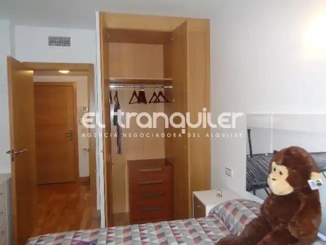 Wohnung zur Miete in Calle Fernando Trueba, Centro