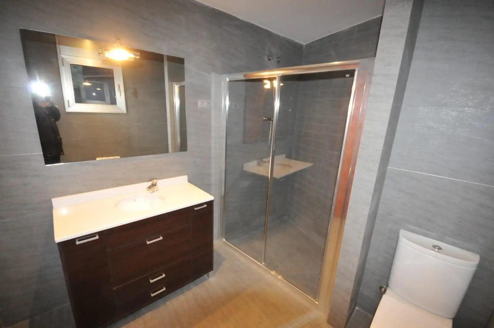 Bathroom of Flat for sale in Barcelona