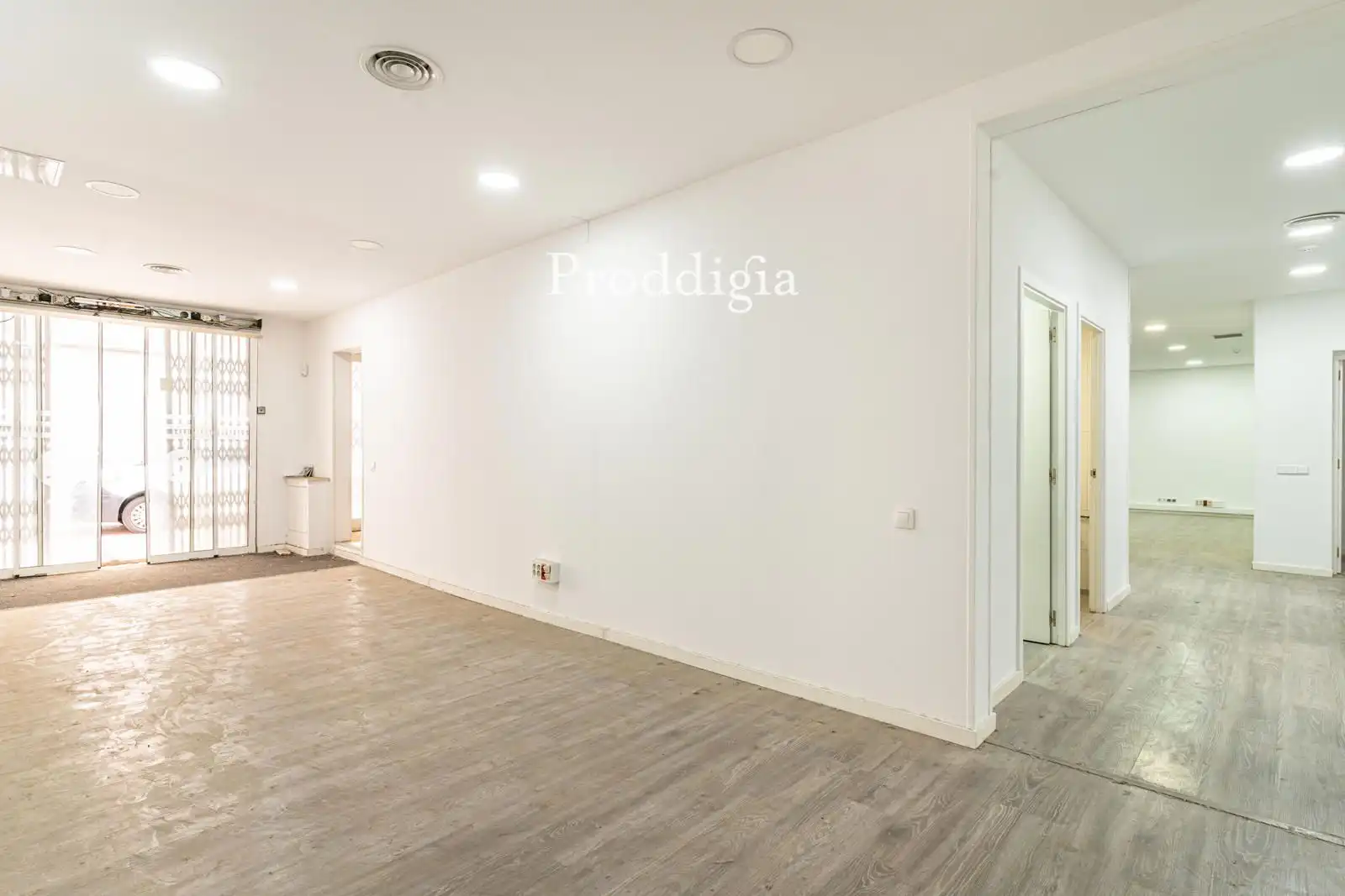 Office for sale in Barcelona  with Air Conditioner
