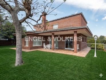 Casa con giardino in vendita a Pallejà