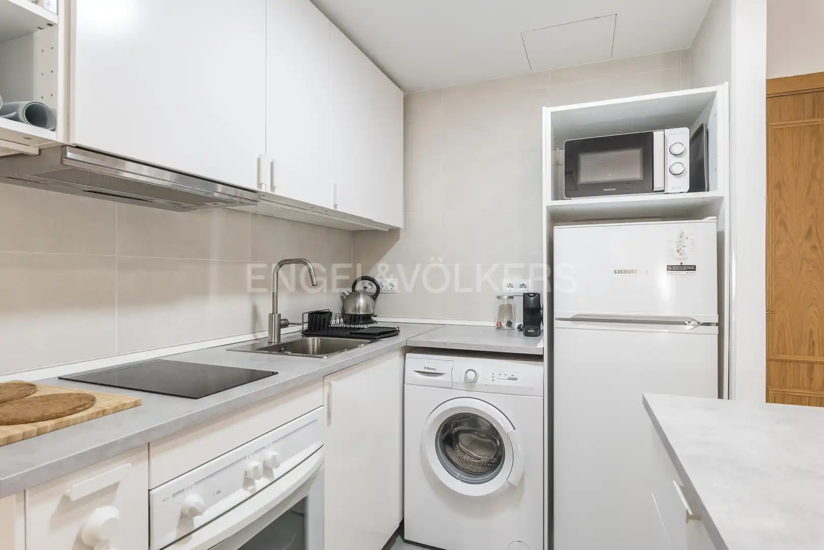 Kitchen of Flat for rent in Madrid  with Air Conditioner, Heating and Parquet flooring