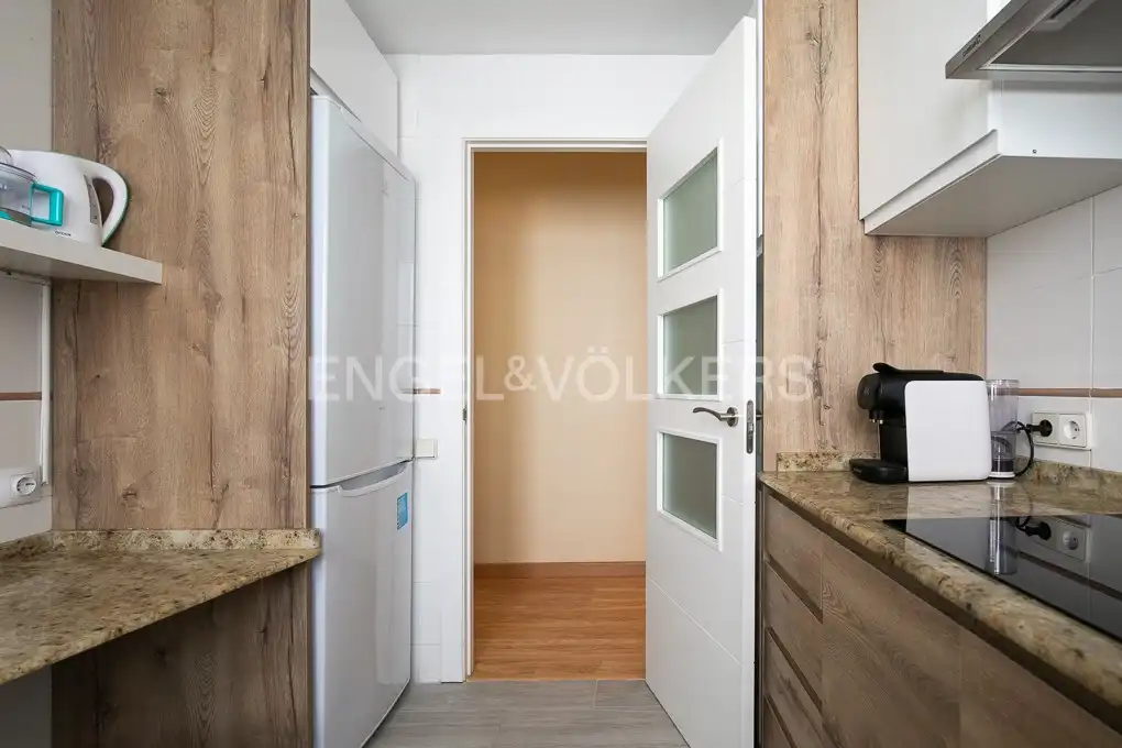 Kitchen of Flat for rent in Valencia  with Heating, Parquet flooring and Terrace