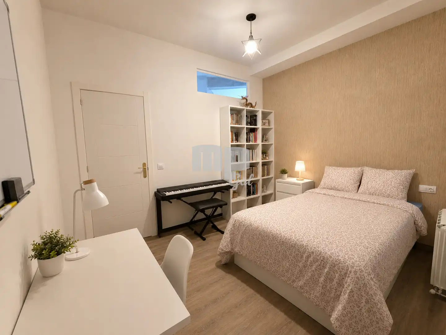 Habitación de Piso en venta en Vigo  con Calefacción, Terraza y Trastero