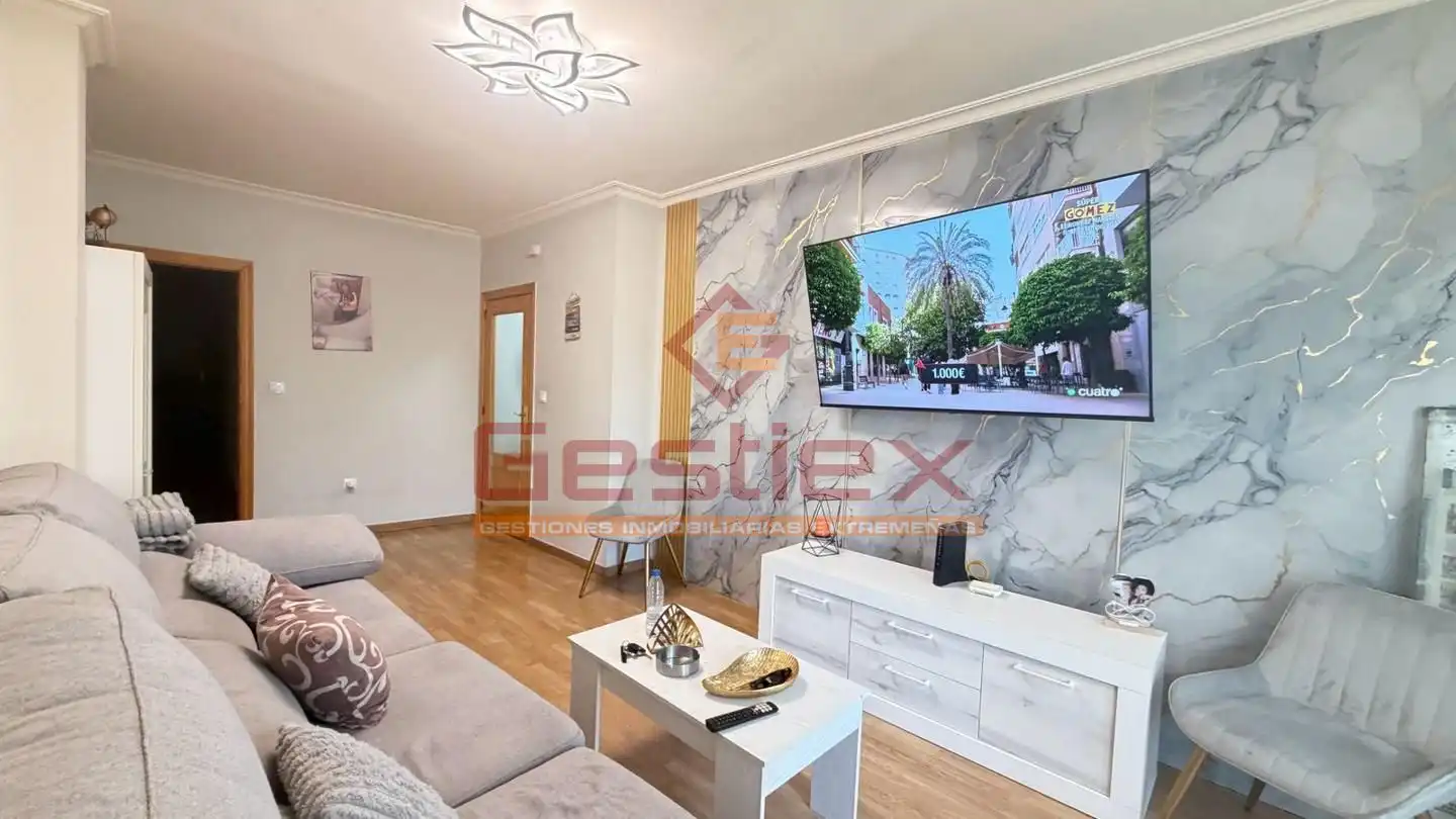 Vista exterior de Planta baja en venta en Almendralejo con Aire acondicionado