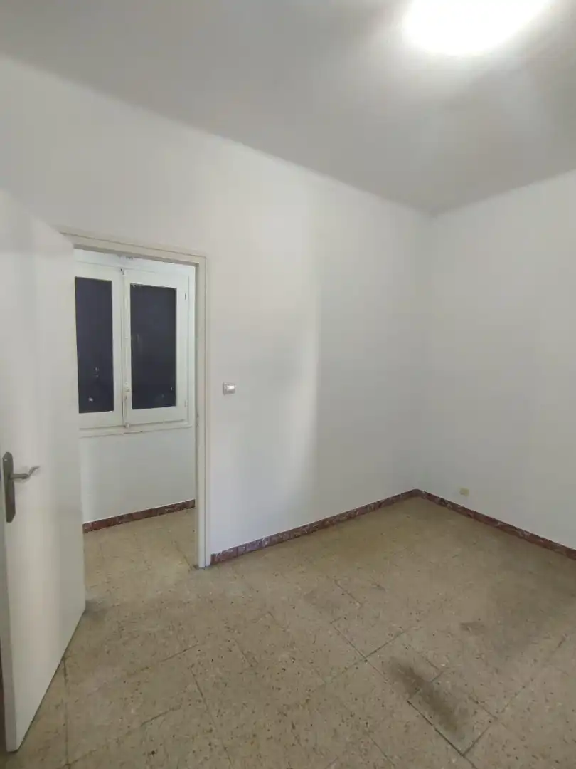 Piso en venta en L'Hospitalet de Llobregat con Balcón