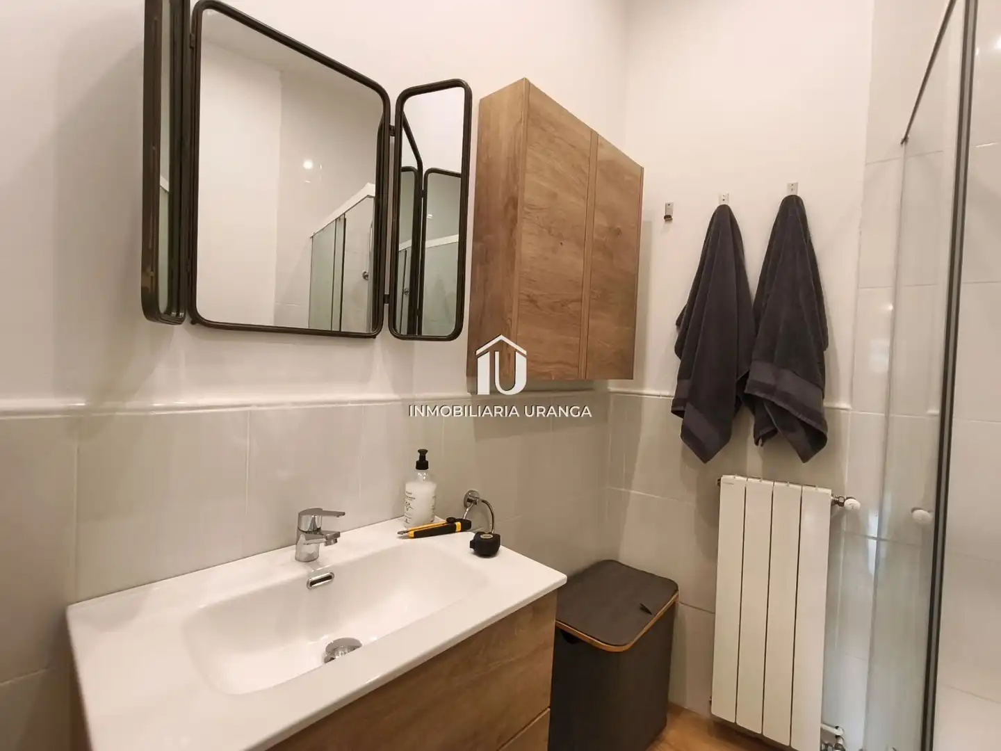 Bathroom of Flat for sale in Ampuero, Cantabria
