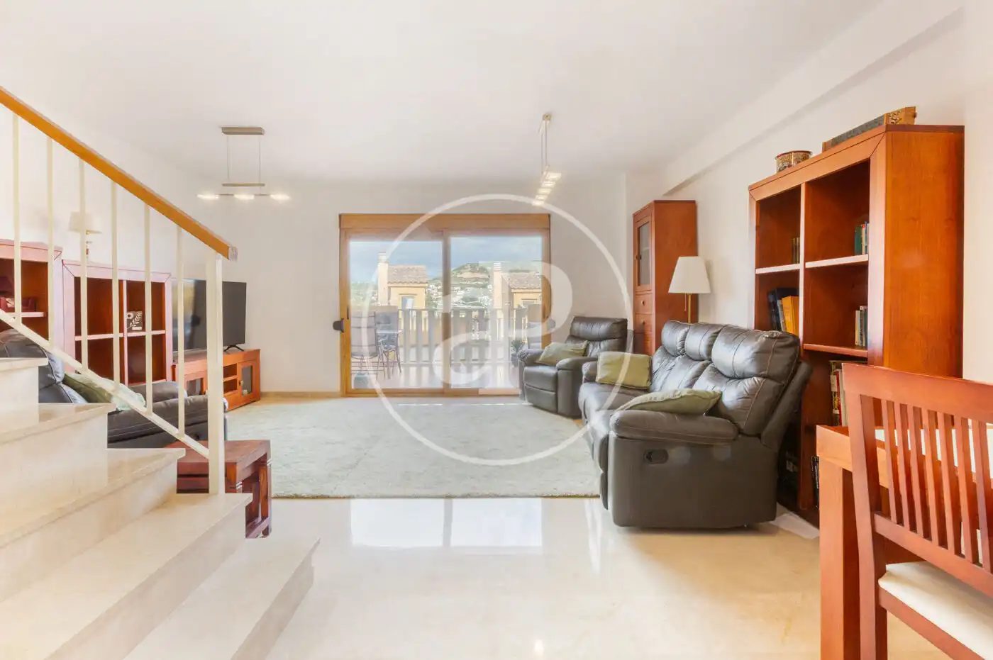 Sala de estar de Casa adosada en venta en Chiva con Aire acondicionado, Calefacción y Jardín privado
