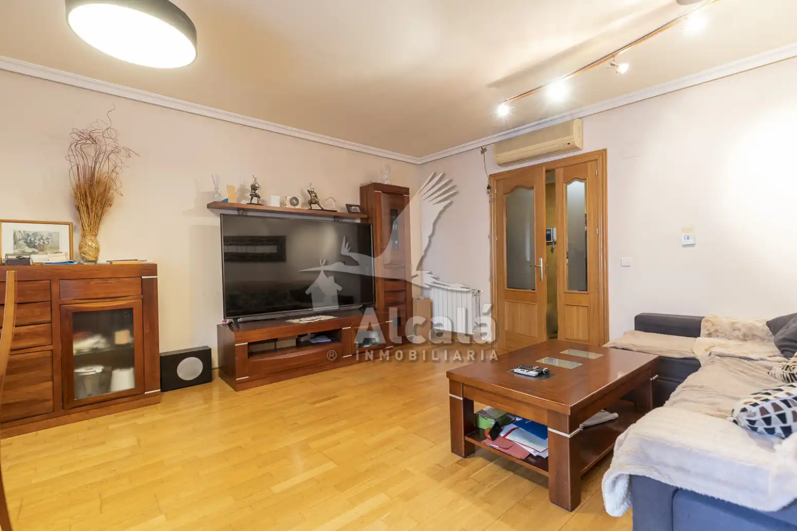 Living room of Flat for sale in Alcalá de Henares  with Air Conditioner, Heating and Private garden