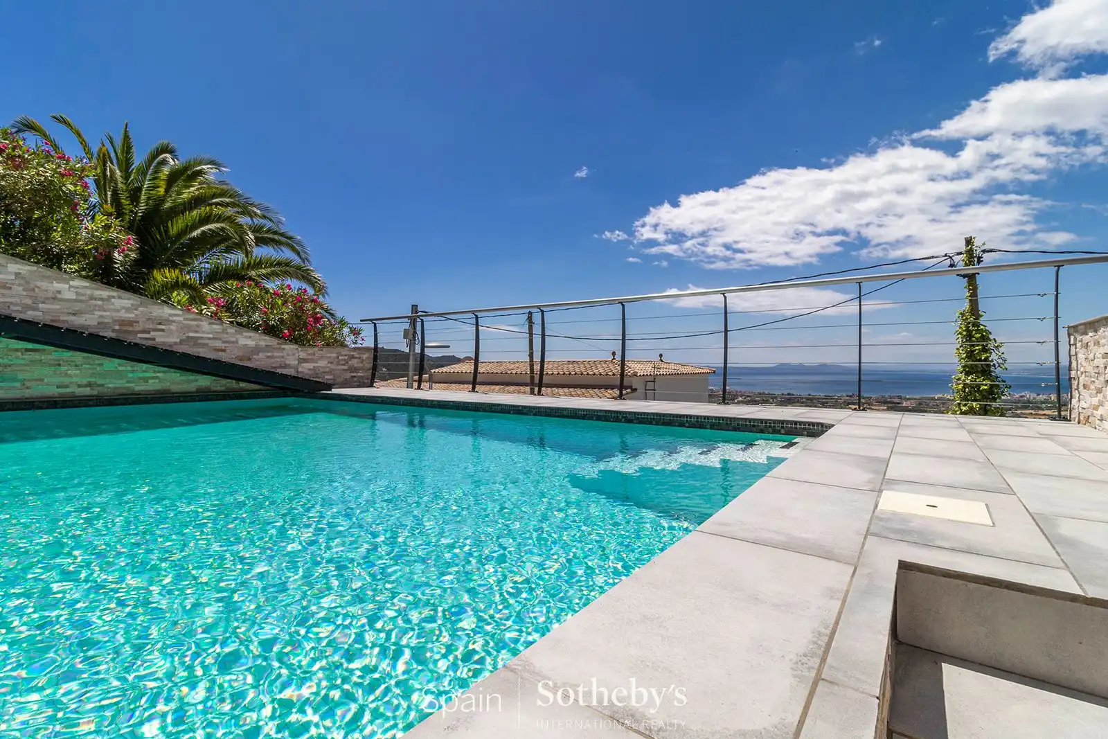 Piscina de Casa o xalet en venda en Roses amb Aire condicionat, Calefacció i Jardí privat