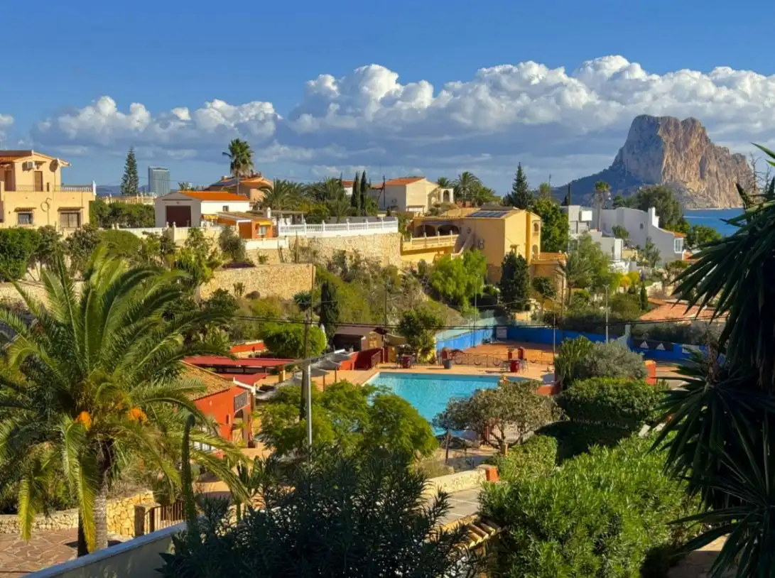 Vista exterior de Casa o chalet en venta en Calpe / Calp con Aire acondicionado, Calefacción y Jardín privado
