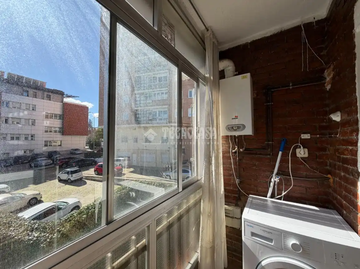 Vista exterior de Pis en venda en Madrid amb Calefacció, Parquet i Terrassa