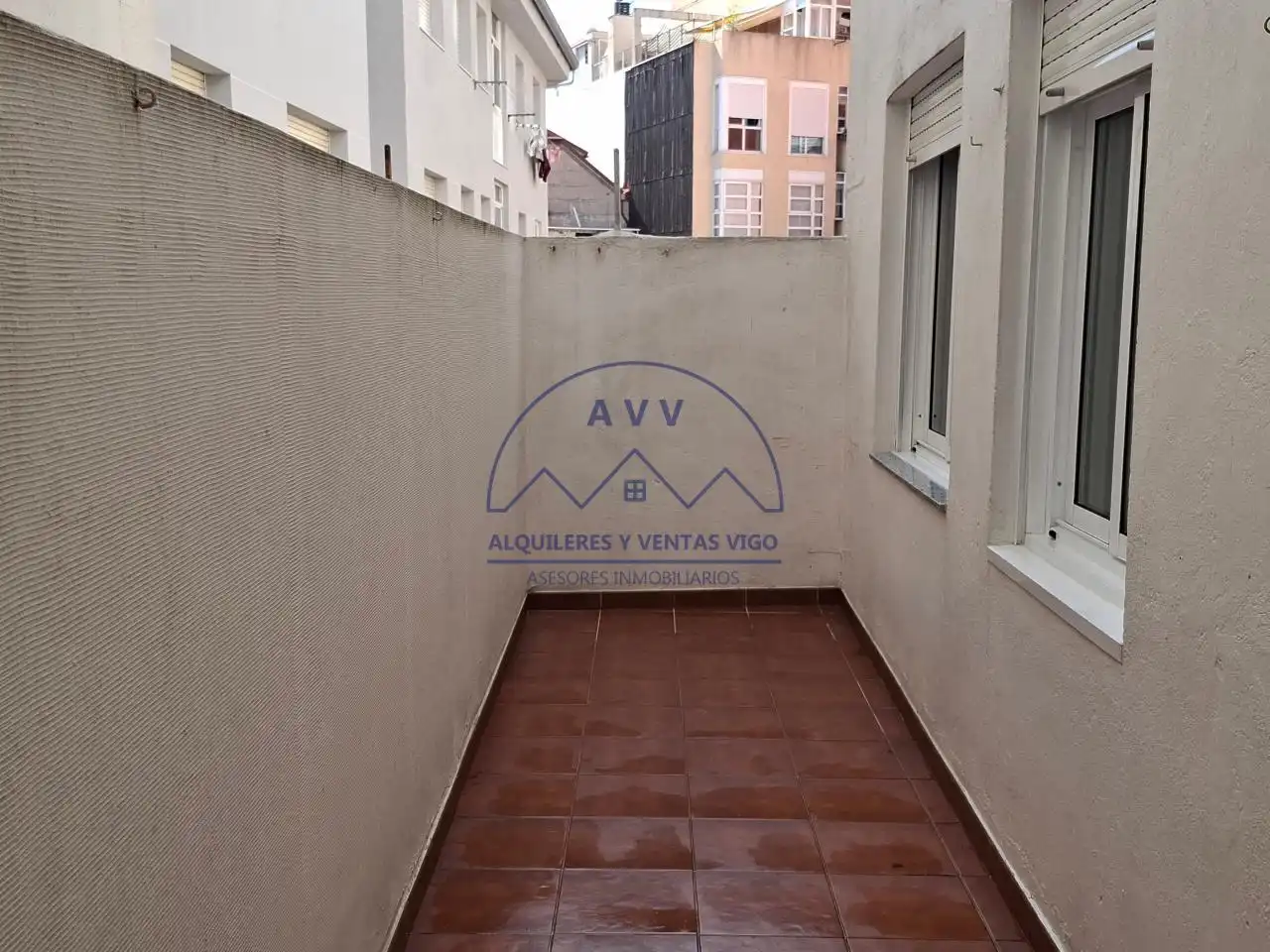Balcony of Flat for rent in Vigo   with Parquet flooring