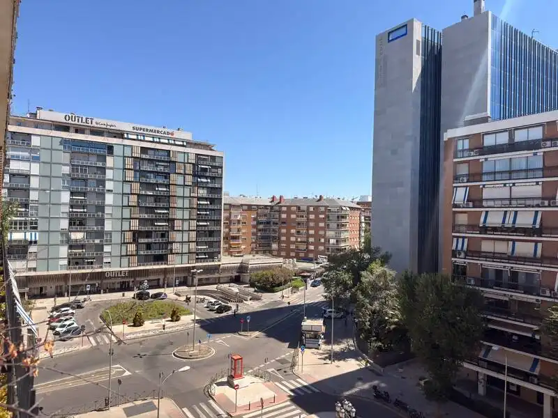 Vista exterior de Pis en venda en Madrid amb Aire condicionat, Calefacció i Terrassa