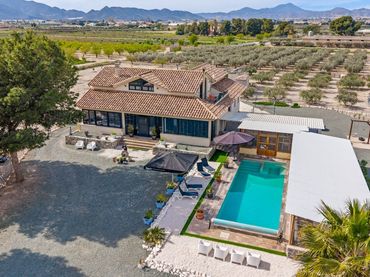 Casa rústica amb piscina en venda a N/A