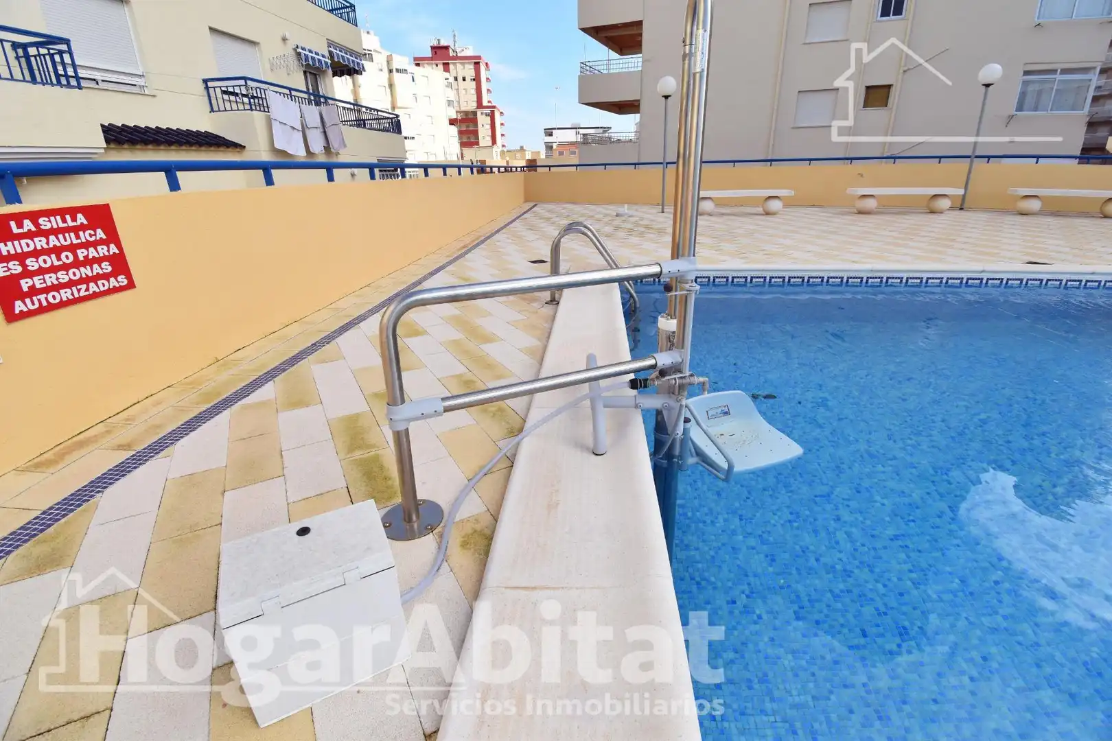 Piscina de Pis en venda en Tavernes de la Valldigna amb Terrassa, Traster i Balcó