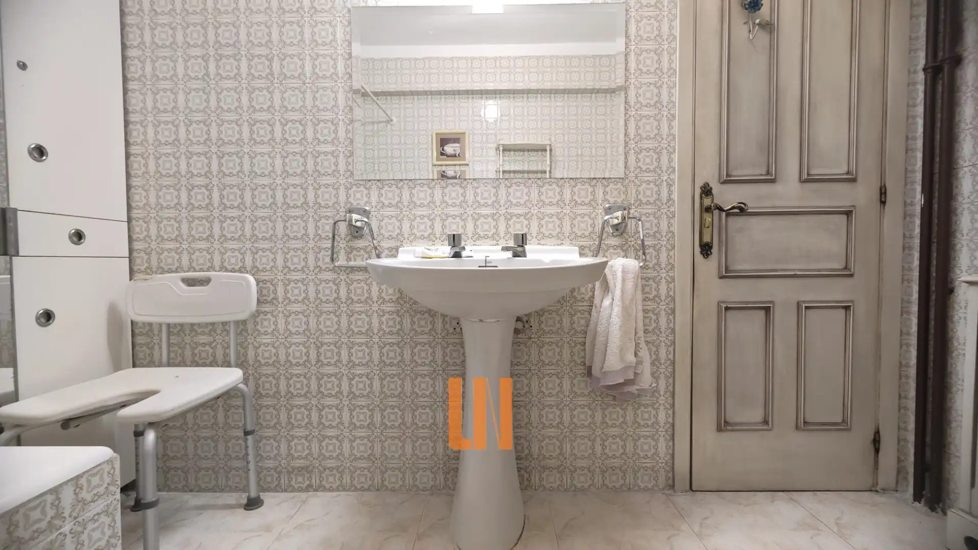 Bathroom of Flat for sale in A Coruña Capital   with Heating, Balcony and Internet