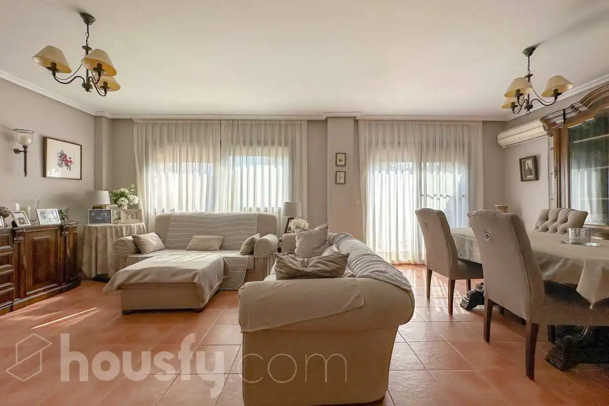 Living room of Houses for sale in Aranjuez  with Air Conditioner, Heating and Private garden