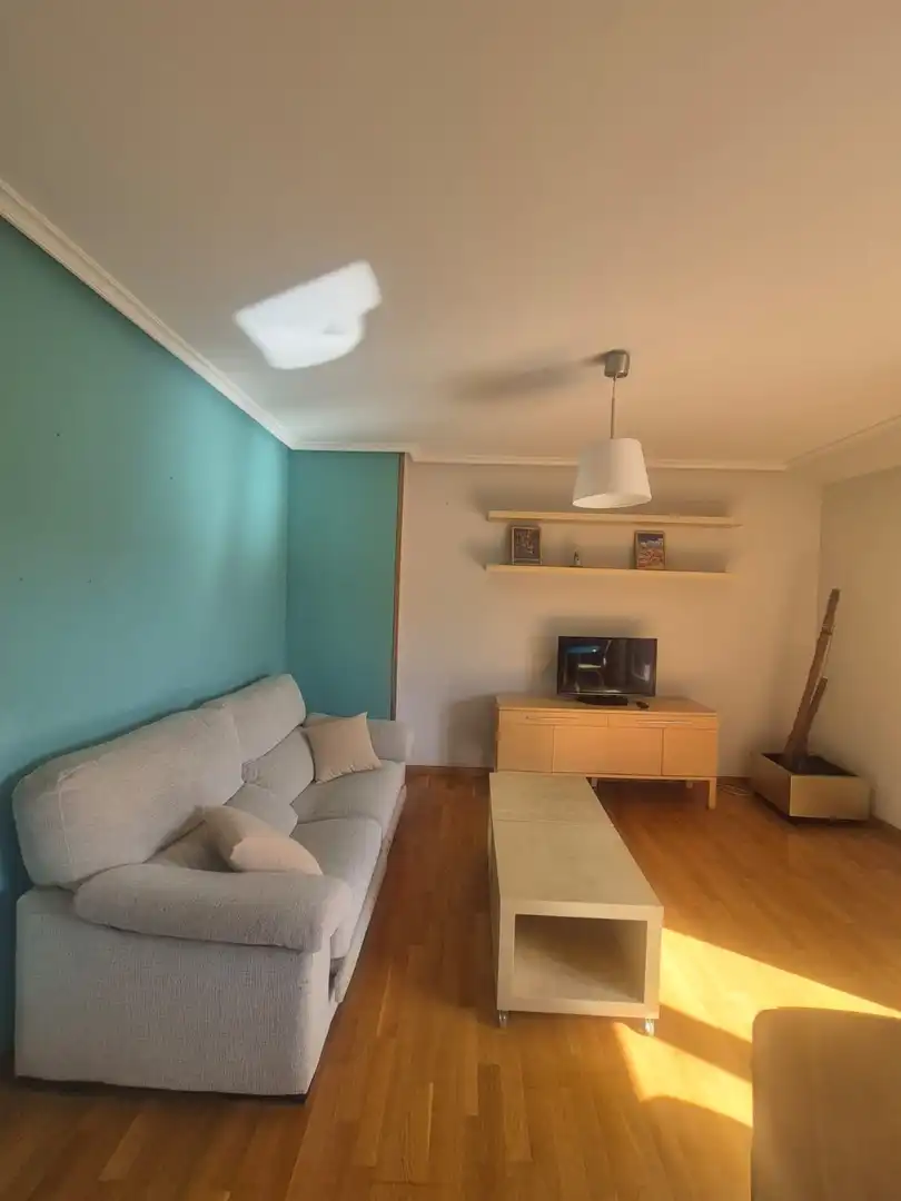 Sala d'estar de Àtic en venda en Ávila amb Calefacció, Terrassa i Traster