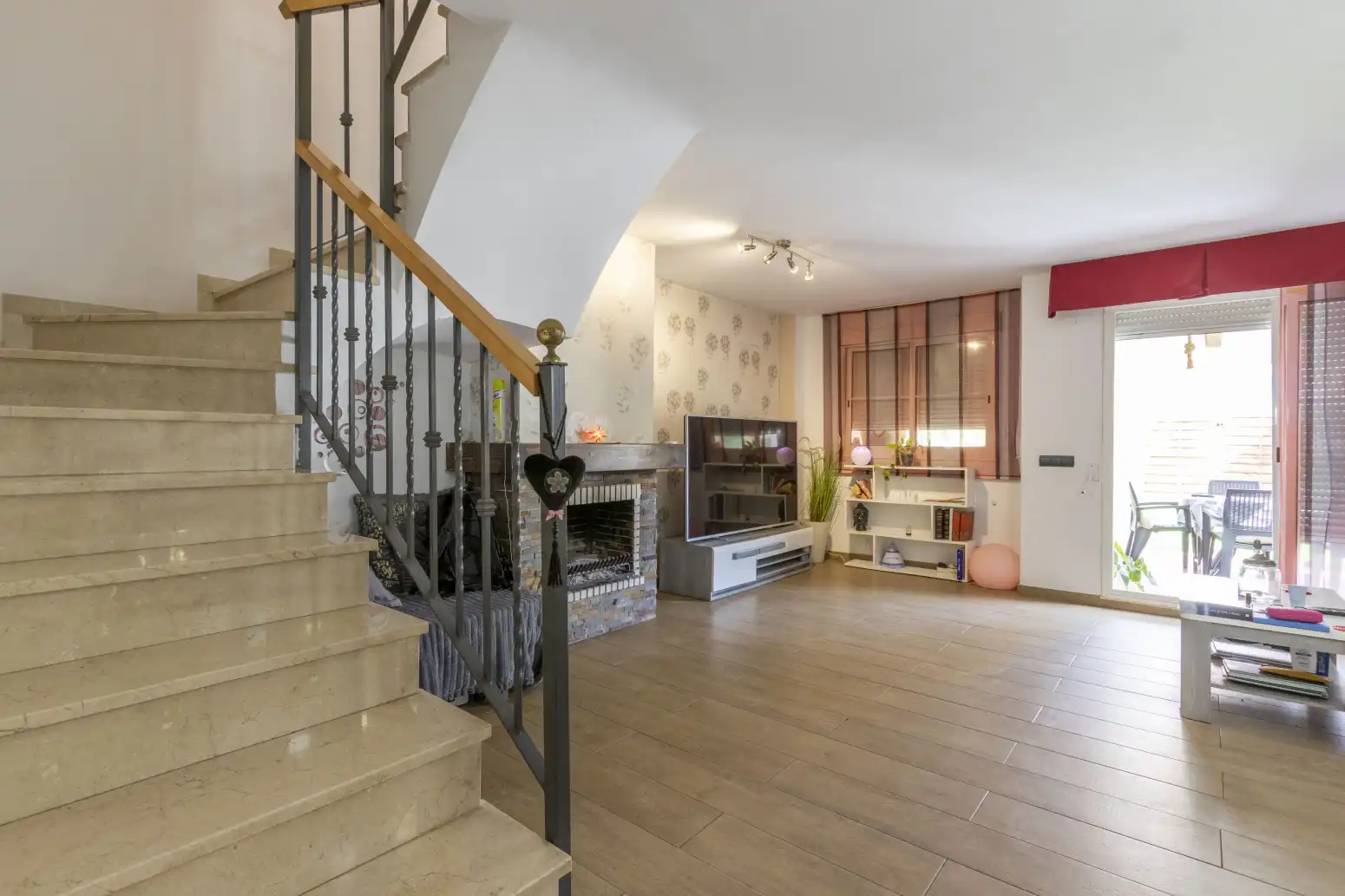 Houses for sale in Moncada  with Air Conditioner, Heating and Private garden