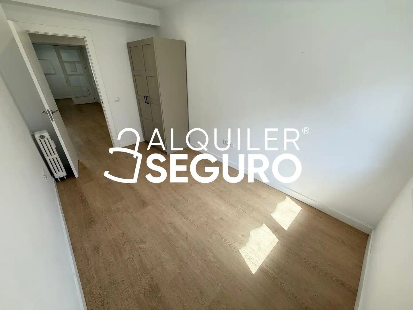 Bedroom of Flat for rent in Madrid  with Air Conditioner and Heating