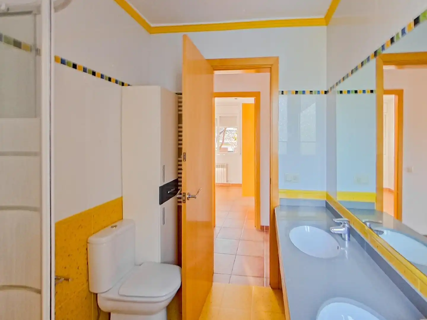 Bathroom of Houses for sale in Montagut i Oix