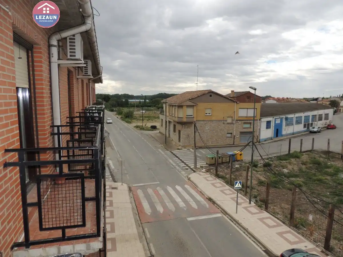 Exterior view of Flat for sale in Funes  with Air Conditioner, Heating and Parquet flooring