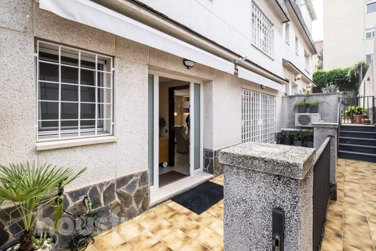 Vista exterior de Casa o chalet en venta en Barcelona con Aire acondicionado, Calefacción y Jardín privado