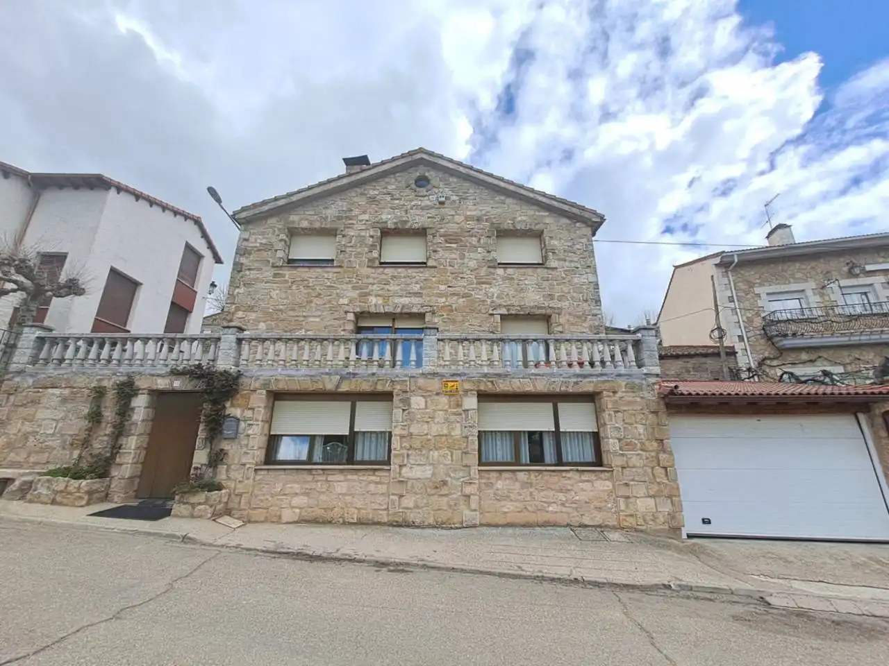 Exterior view of Houses for sale in Villayerno Morquillas  with Heating and Terrace