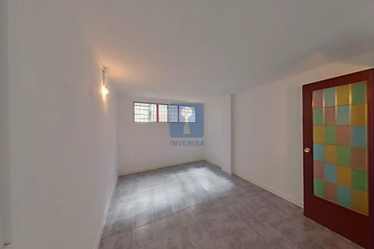 Piso en venta en L'Hospitalet de Llobregat con Alarma