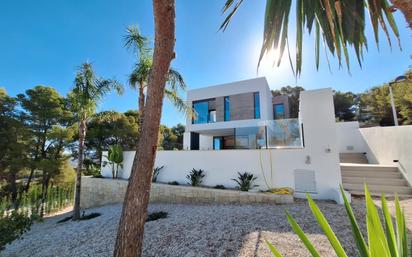 Vista exterior de Casa o xalet en venda en Teulada amb Aire condicionat, Terrassa i Piscina