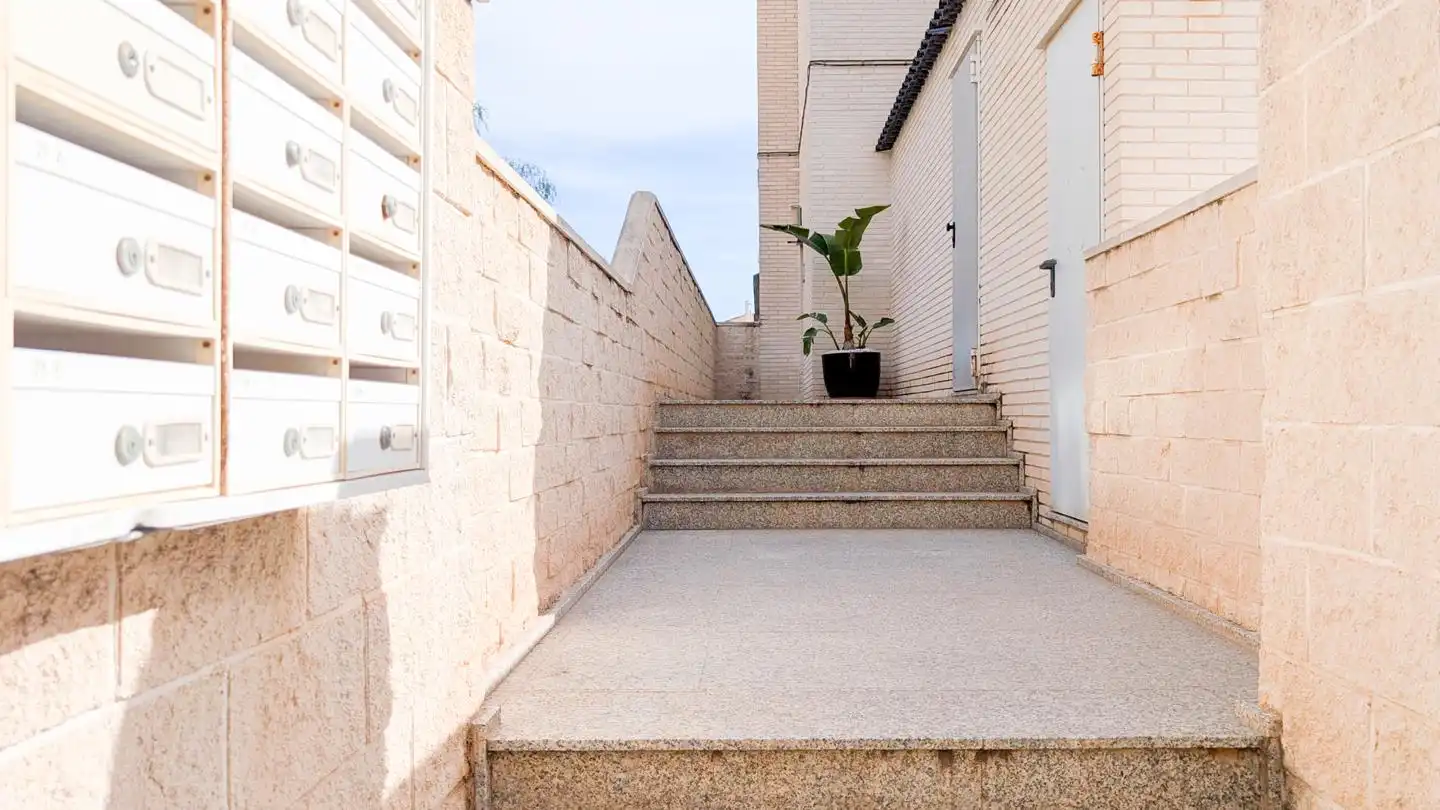 Terrasse von Wohnung zum Verkauf in Santa Pola mit Klimaanlage, Terrasse und Schwimmbad