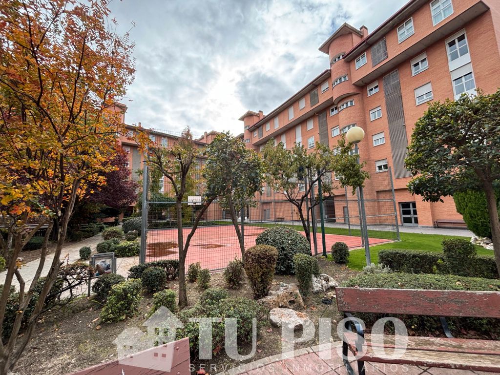 Exterior view of Flat for sale in  Madrid Capital  with Air Conditioner, Heating and Storage room