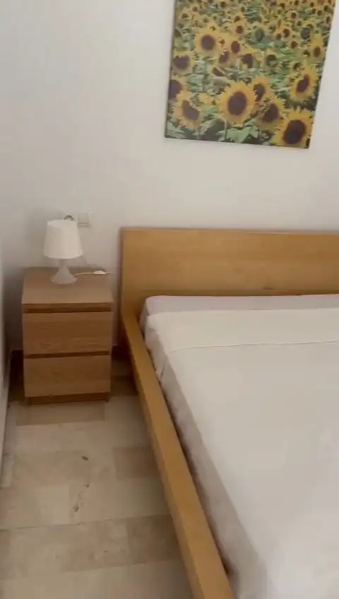 Dormitori de Apartament de lloguer en Granada amb Aire condicionat, Calefacció i Moblat