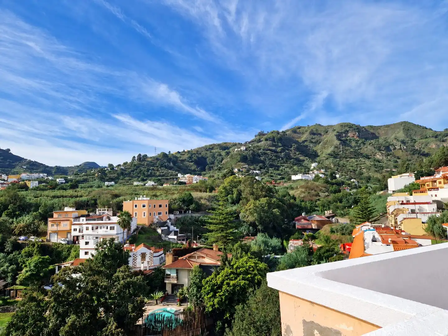 Vista exterior de Casa adosada en venda en Teror amb Jardí privat i Internet