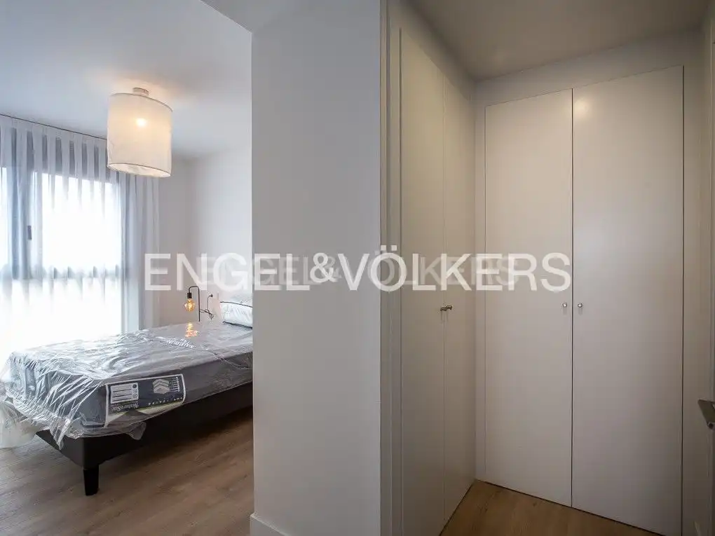 Wohnung zur Miete in Valencia mit Klimaanlage, Heizung und Parkett