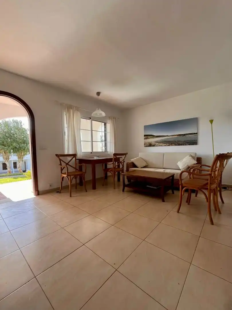 Sala d'estar de Apartament en venda en Alaior amb Aire condicionat, Calefacció i Moblat