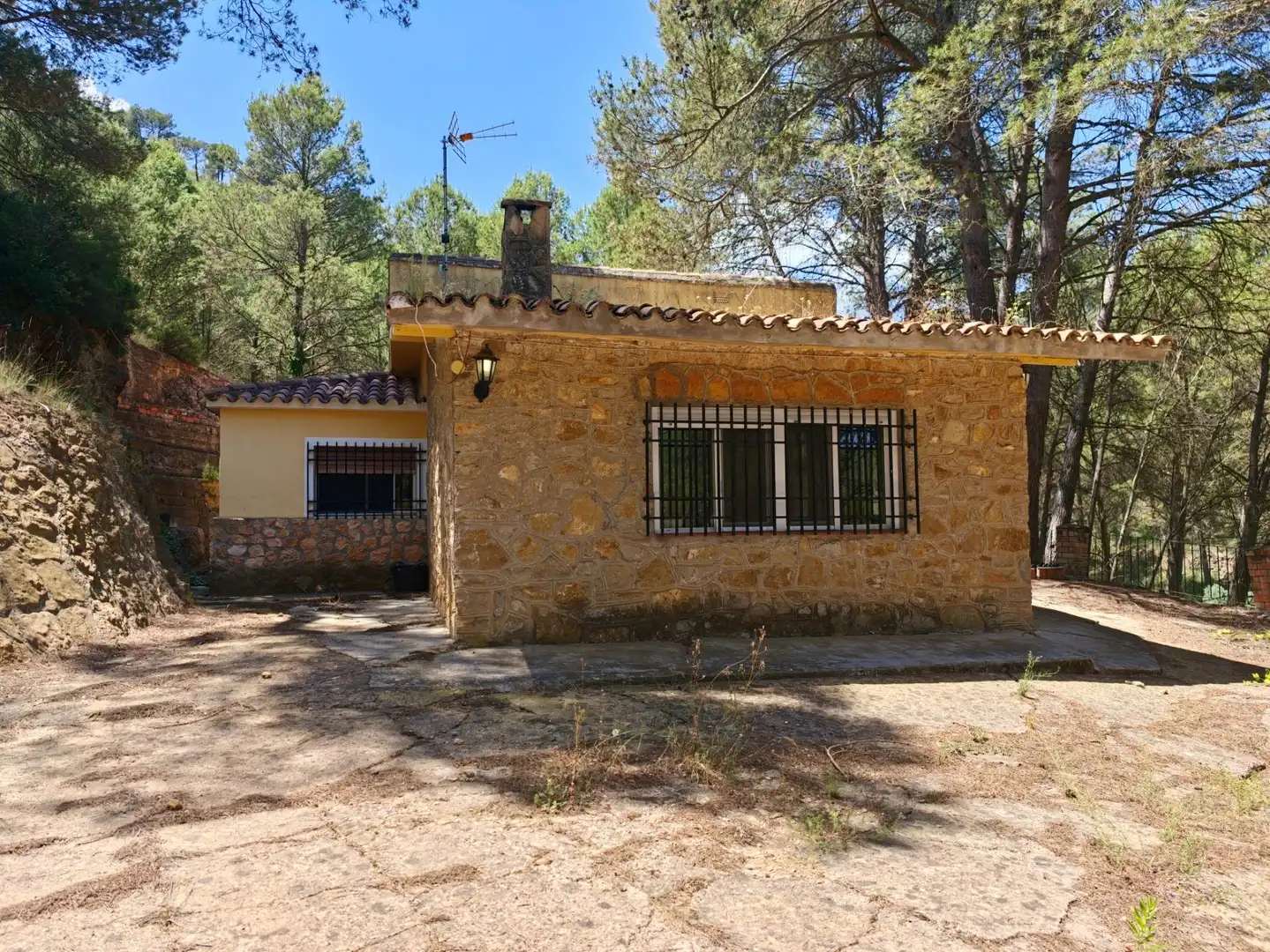 Vista exterior de Casa o xalet en venda en Buñol amb Terrassa, Traster i Moblat