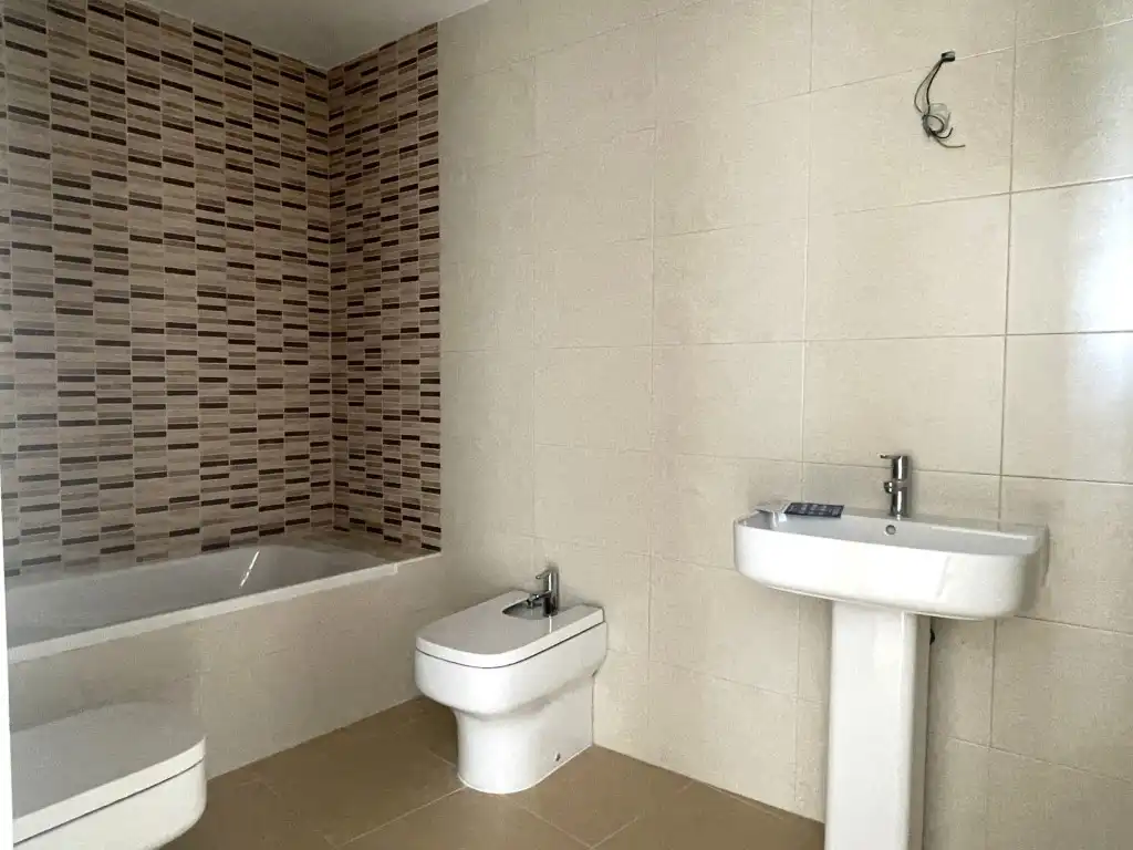 Baño de Ático en venta en Garrucha con Jardín privado, Terraza y Piscina comunitaria