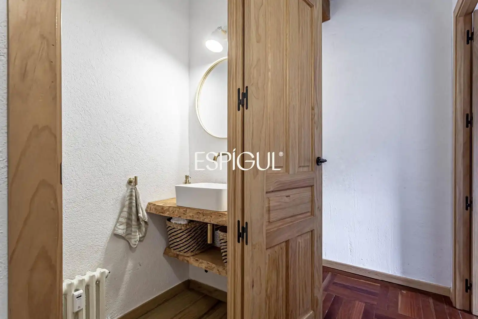 Badezimmer von Dachboden zum Verkauf in Madrid mit Klimaanlage, Heizung und Parkett
