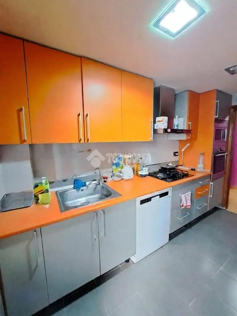 Cocina de Piso en venta en Parla con Aire acondicionado, Calefacción y Terraza