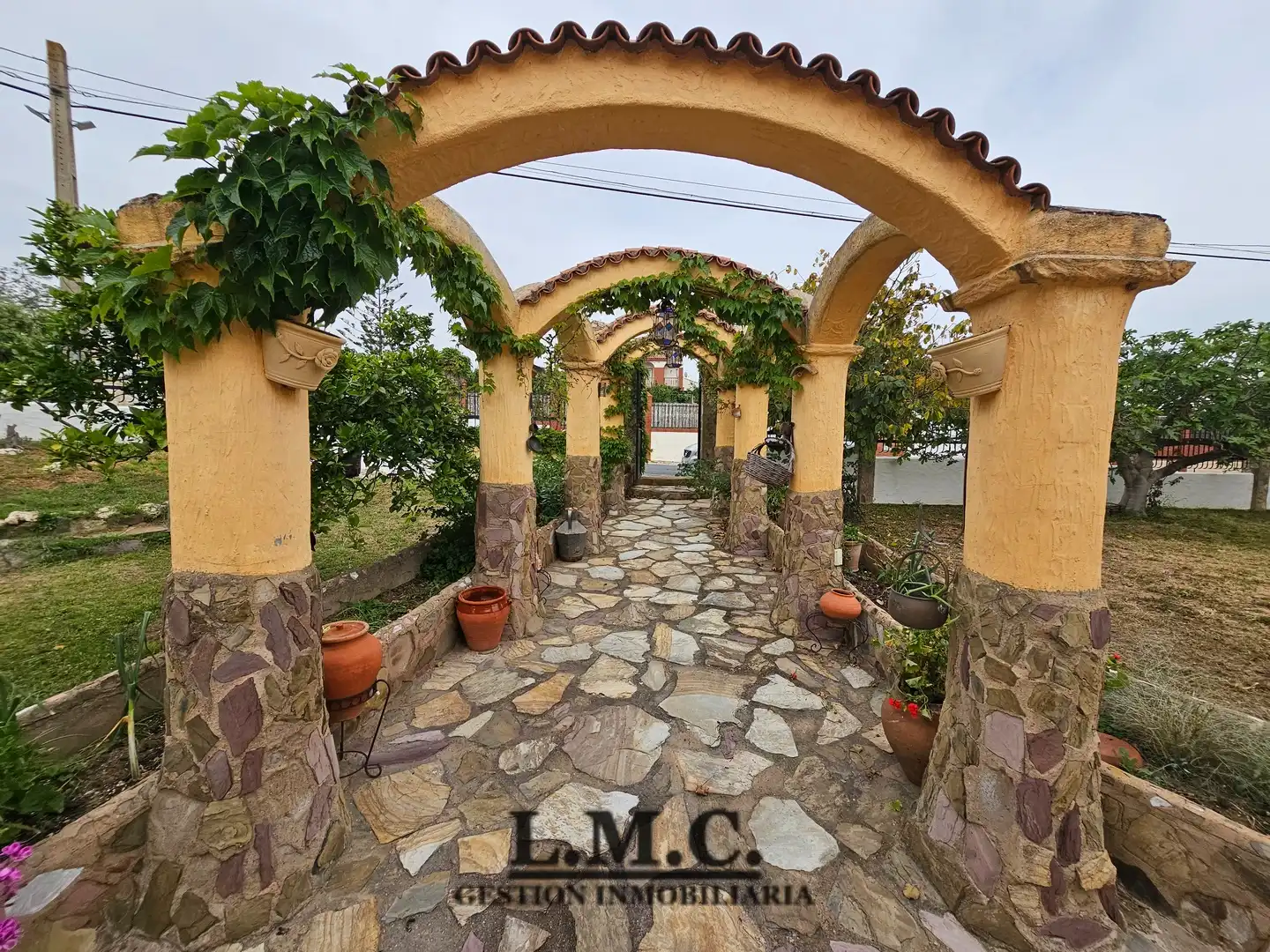 Chalet con jardín en venta en Calle Atún